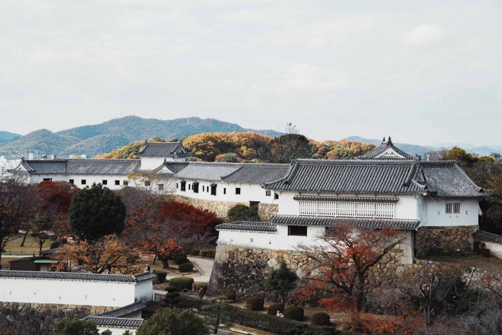 姬路城還有無數的「殺手窗」和「射箭孔」,讓人一窺戰國時代的戰鬥智慧。