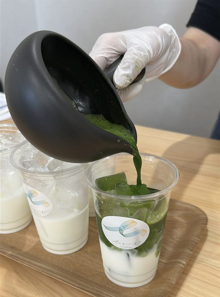 在FORTHEES短暫停留,喝上一杯蘊含著職人的堅持與智慧研磨的抹茶歐蕾,滋味絕美。